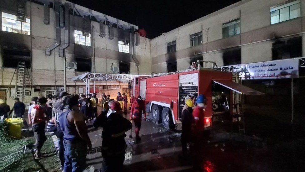 Incendiu într-un spital Covid-19. Cel puţin 23 de persoane au murit