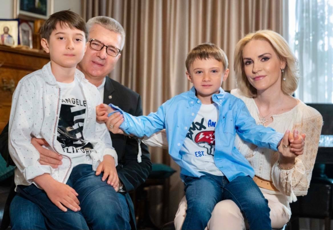 Gabriela Firea Si Florin Pandele Mărturisiri Emoţionante In Ziua De Paste