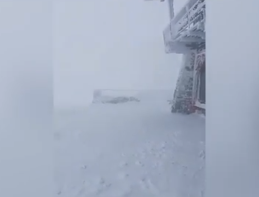 Zăpadă de 1,5 metri la Bâlea Lac