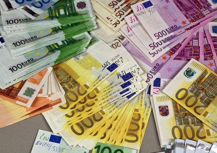 Salariul minim în Germania a ajuns la 2.500 de euro. Până și angajații necalificați câștigă acești bani în Germania
