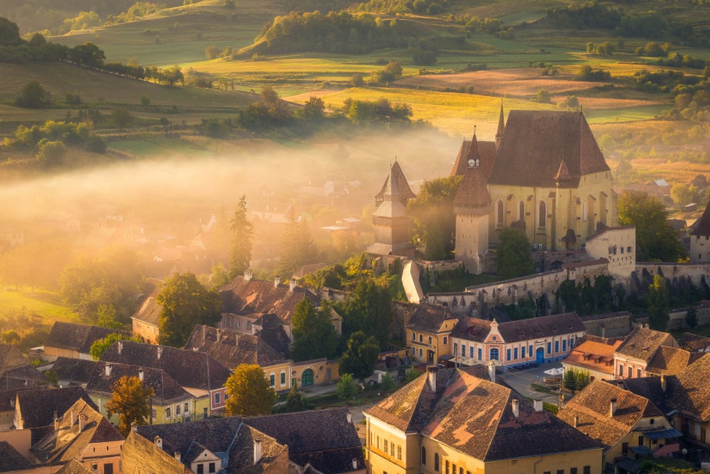 Cele mai frumoase locuri în care să călătoreşti în 2024. Un loc pitoresc din România este pe listă