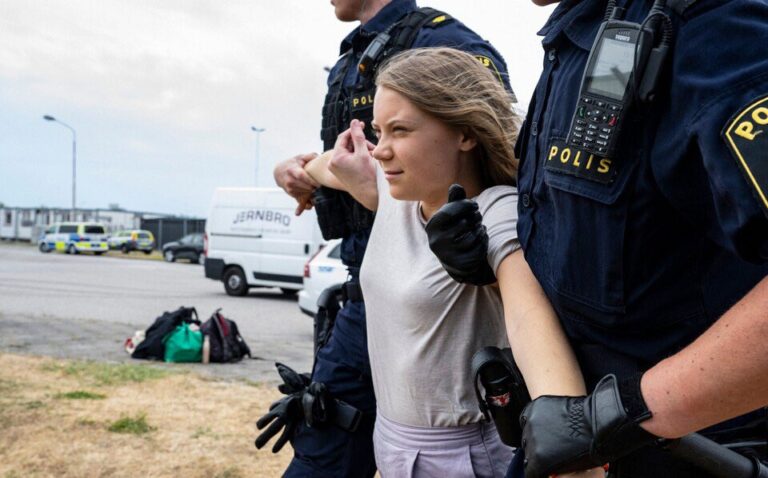 Activista de mediu Greta Thunberg, reţinută din nou. De această dată în Olanda, la o manifestaţie la Haga