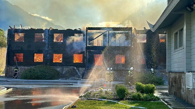 Incendiu devastator la palatul de iarnă a lui Vladimir Putin. Autoritățile păzesc cu strictețe proprietatea