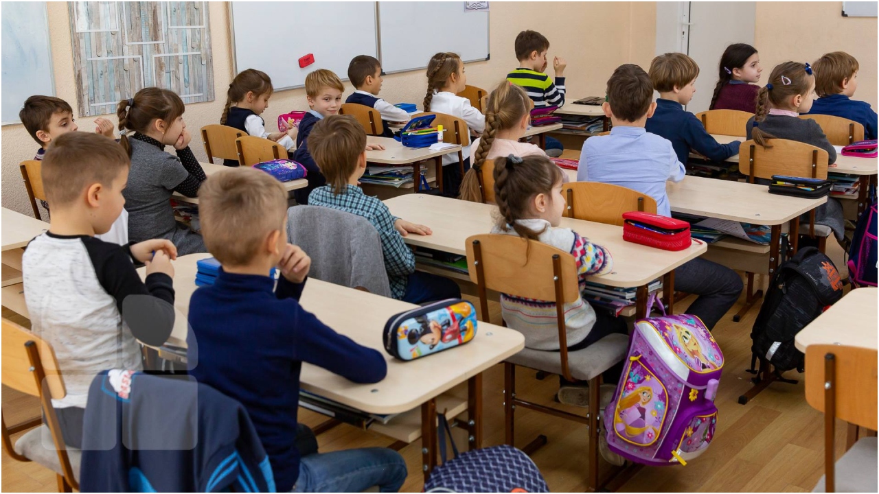 Din anul școlar 2024-2025, sunt acceptați într-o clasă de gimnaziu sau liceu peste 28 de elevi. Ministerul Educației trebuie este cel care trebuie să facă aprobarea